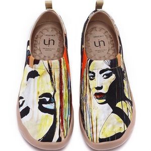 UIN shoes never worn have tags